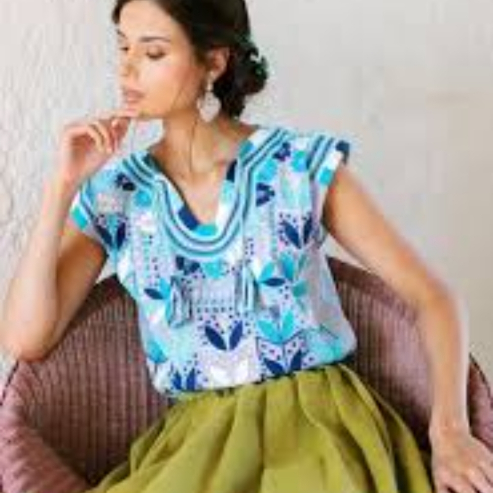 NWT Mi Golondrina Isa Turquesa Brillante Embroidered Top S